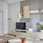 Cozy St Julians Center *