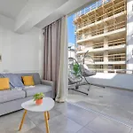Cozy St Julians Center *