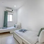 Cozy St Julians Center *