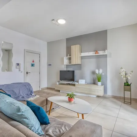 Cozy St Julians Center Apartment Saint Julian's