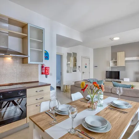 Cozy St Julians Center Apartment