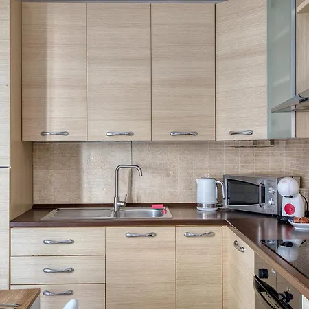 Cozy St Julians Center