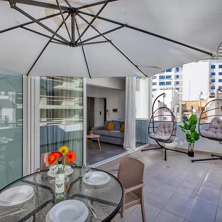 Cozy St Julians Center *