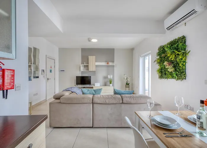 Apartment Cozy St Julians Center