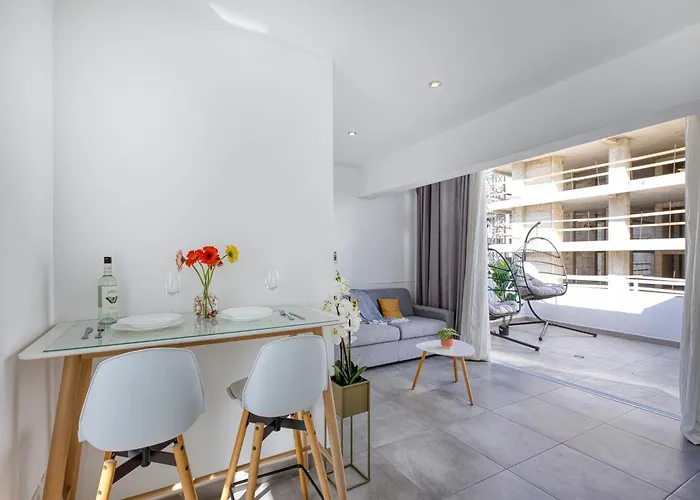 Cozy St Julians Center * San Ġiljan