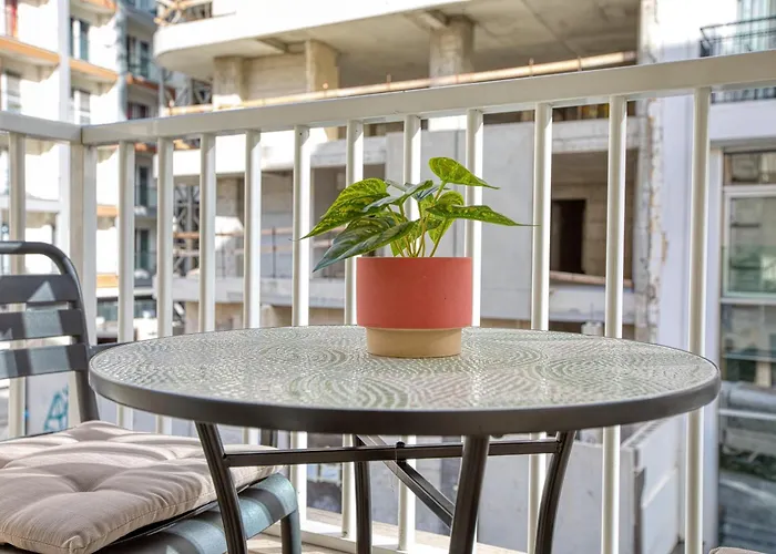 Cozy St Julians Center