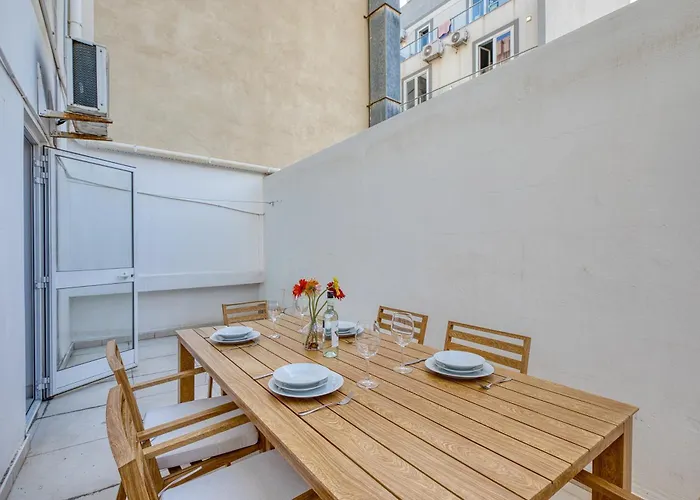 Cozy St Julians Center Apartment San Ġiljan