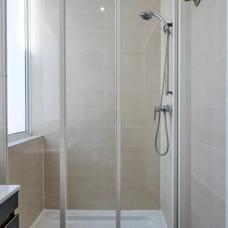 Cozy St Julians Center Lejlighed *